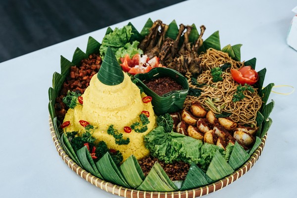 Review Kuliner Tradisional Dengan Resep Warisan Asli
