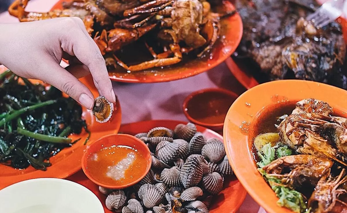 Review Warung Makan Pinggir Jalan Rasa Hotel Bintang Lima