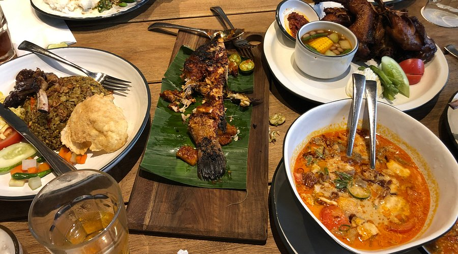 Review Restoran Kayu Kayu Alam Sutera Nyaman Estetik